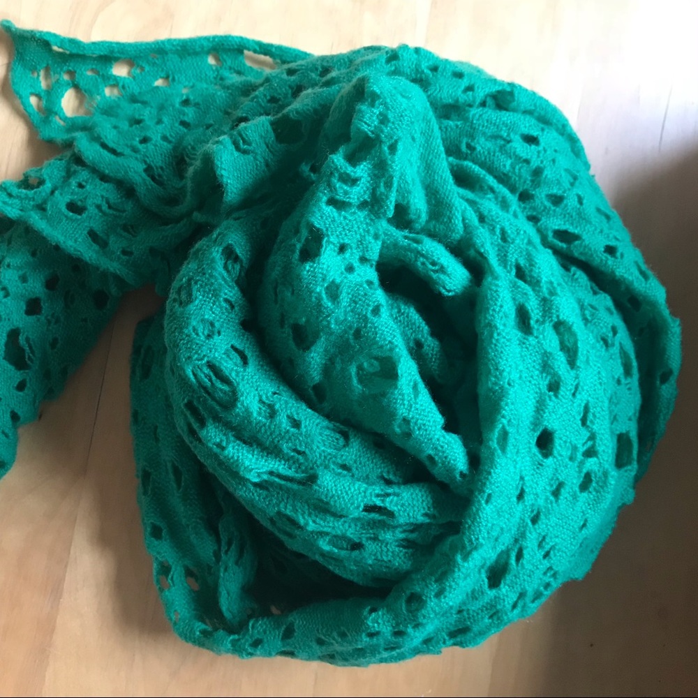 Super soft cashmere scarf made in Italy